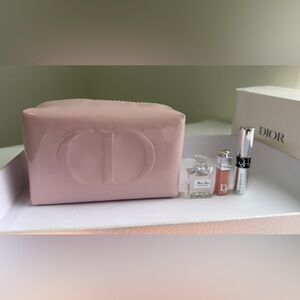 New Dior 2026 Release Pink Leather Patent
Pouch,lip gloss & mini perfumeee3